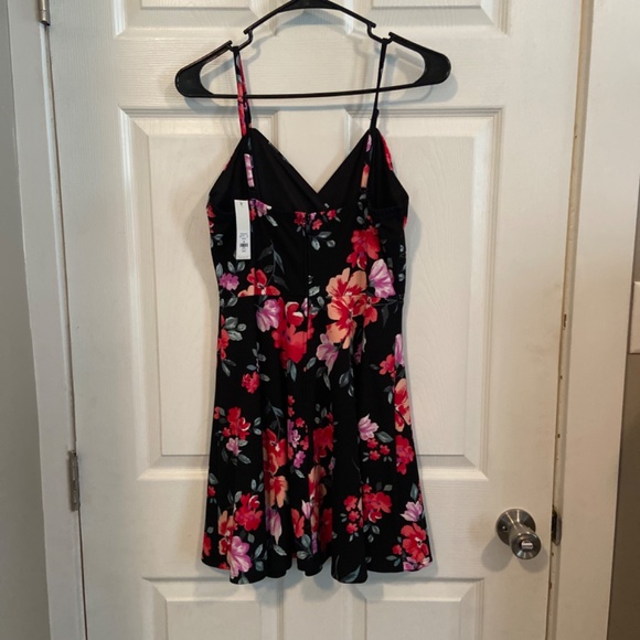 Black floral mini dress - Picture 3 of 4